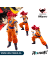 Super Saiyan God Son Goku de Dragon Ball, en pose de combate.