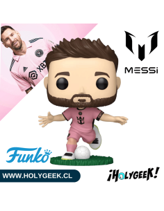 Lionel Messi con la camiseta rosada de Inter Miami y base de césped