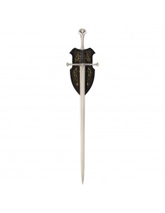 Andúril de El Señor de los Anillos, con una hoja larga y recta, y una empuñadura ornamentada con detalles élficos. 2