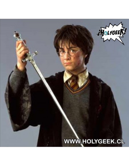 espada de Godric Gryffindor de Harry Potter, con una hoja metálica, empuñadura decorada con gemas y detalles de león.